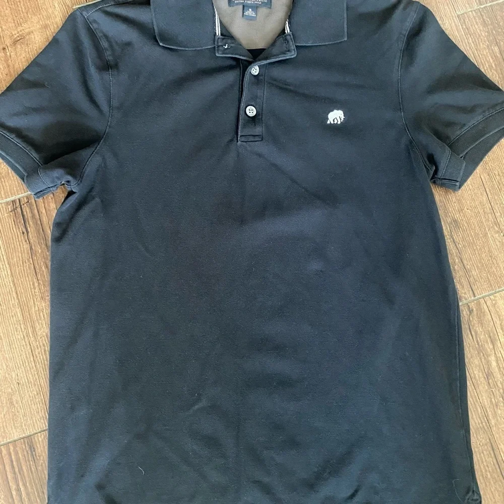 Banana Republic black fitted pique Polo Small